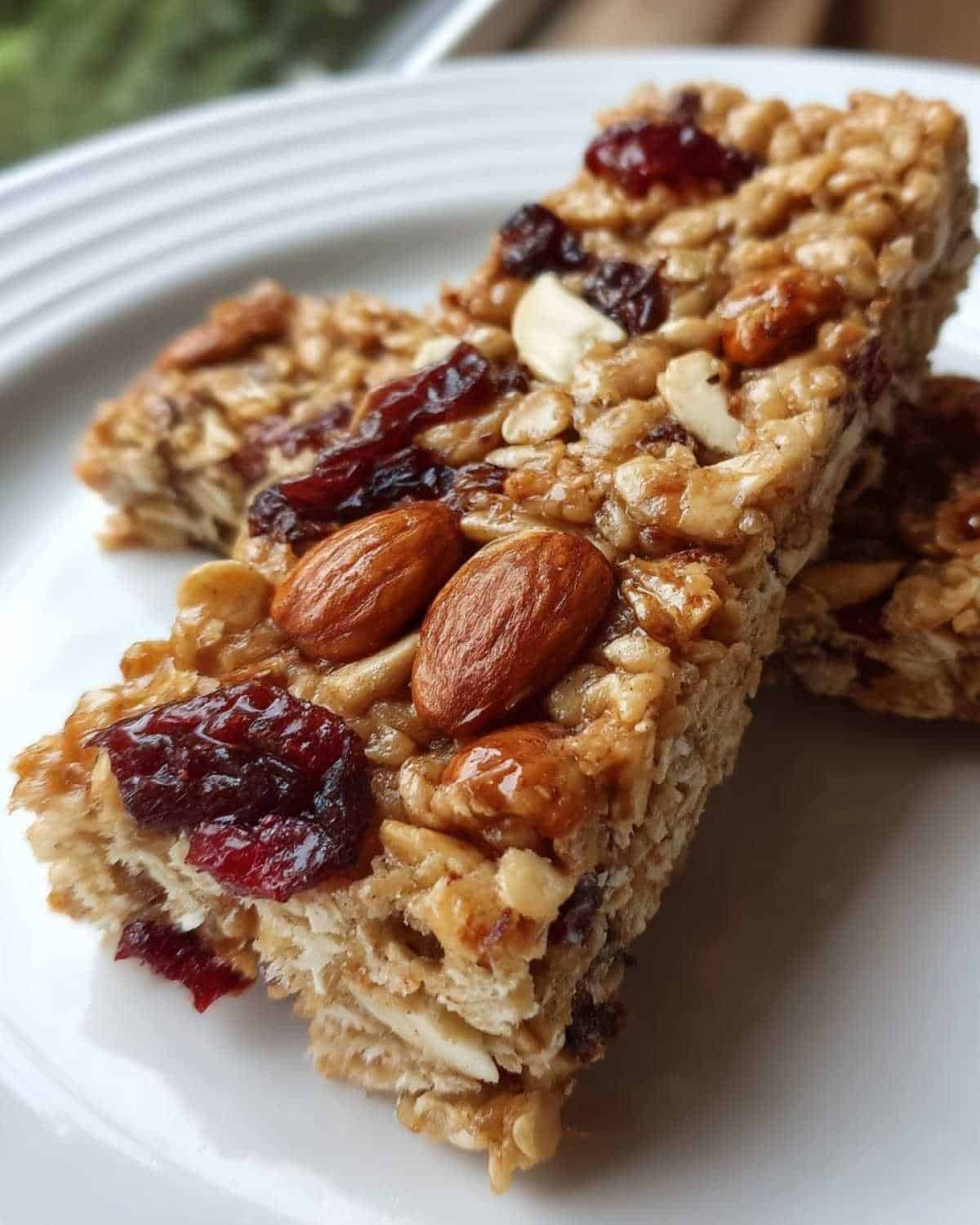 Chewy Homemade Granola Bars - detail 1