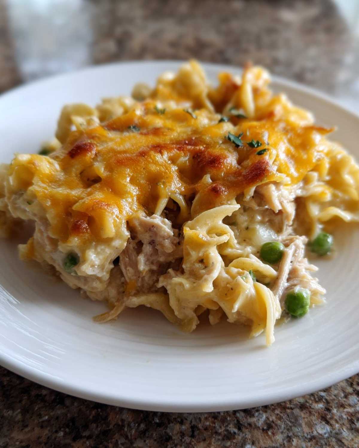 Classic tuna noodle casserole - detail 2