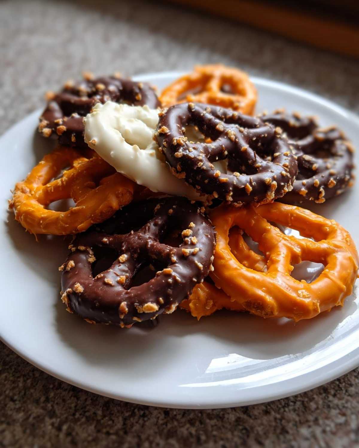 White Chocolate Pumpkin Spice Pretzels - detail 2