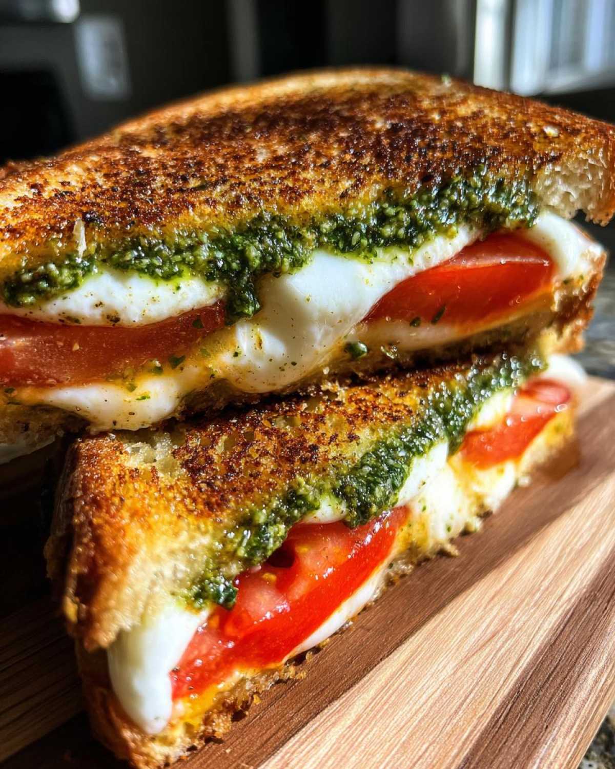 Caprese Grilled Cheese Sandwich - detail 2