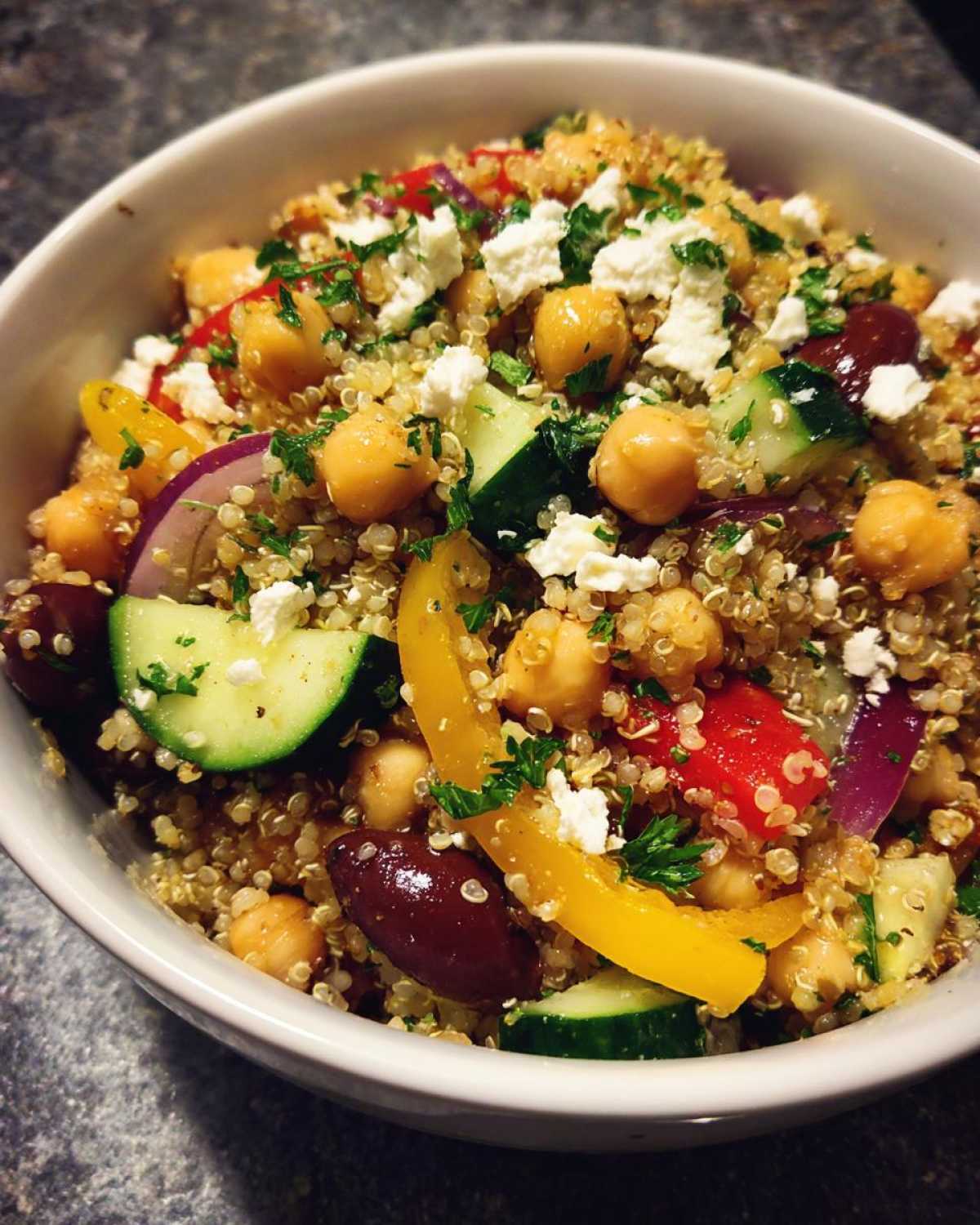 Mediterranean Quinoa Salad with Chickpeas - detail 4