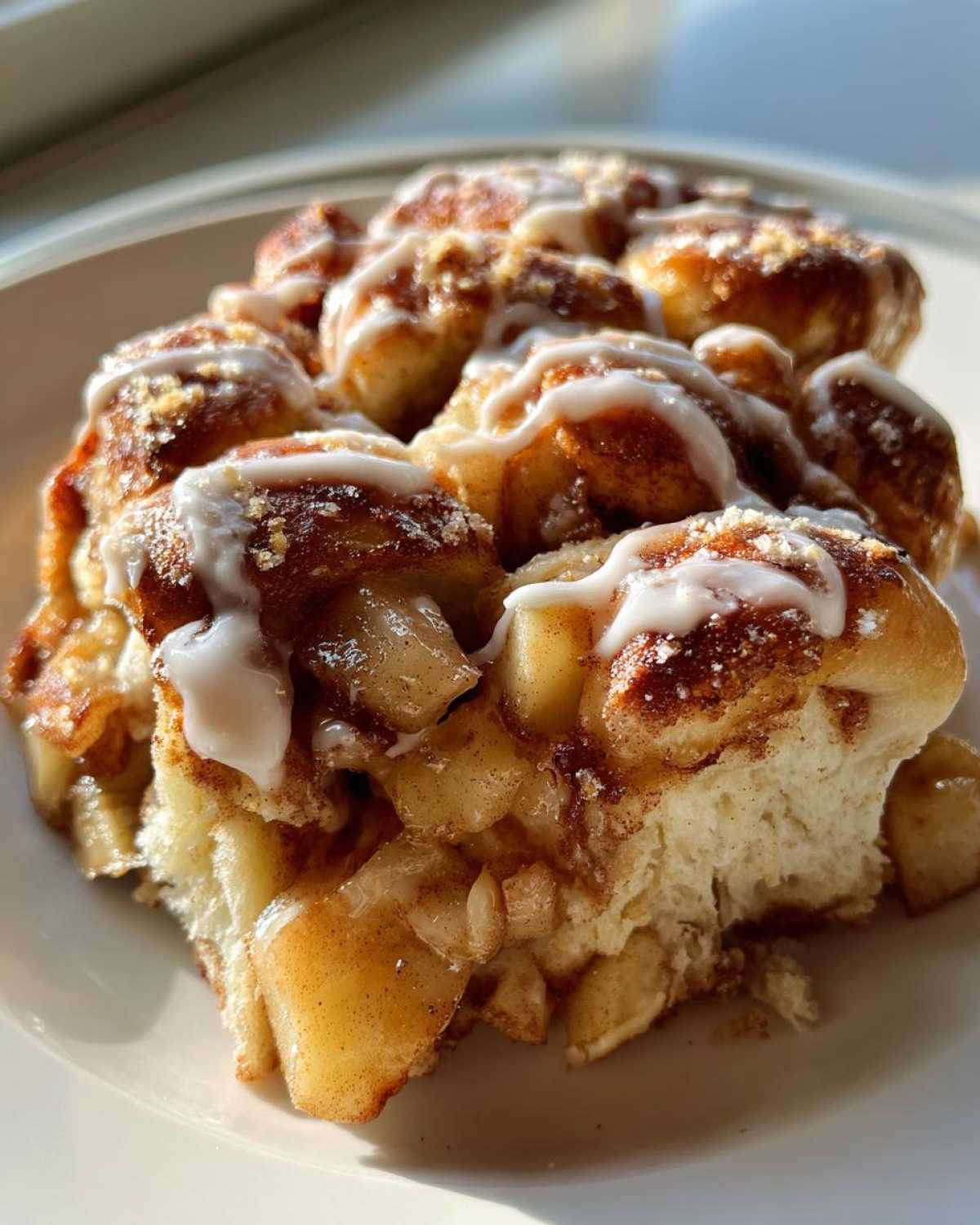Cinnamon Roll Apple Bake (Pull-Apart Dessert) - detail 4