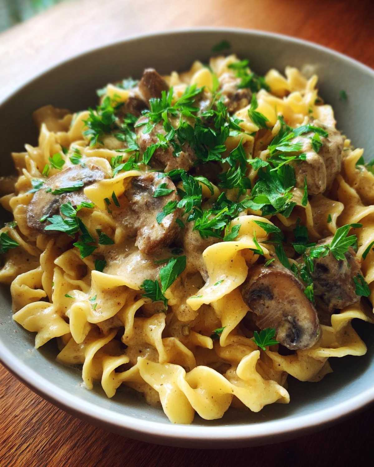 Creamy Mushroom Stroganoff (Meatless One-Pot Dinner) - detail 1
