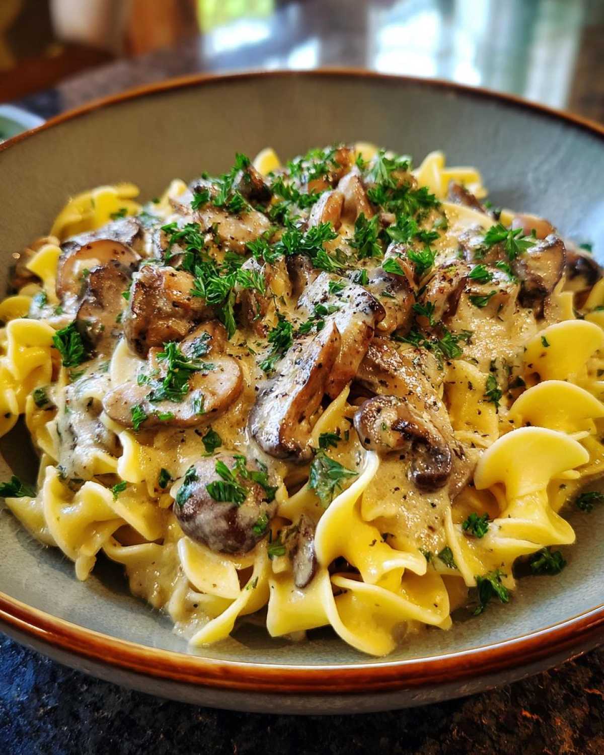 Creamy Mushroom Stroganoff (Meatless One-Pot Dinner) - detail 3