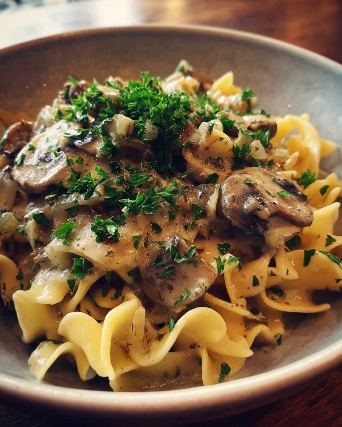 Creamy Mushroom Stroganoff (Meatless One-Pot Dinner) - detail 4