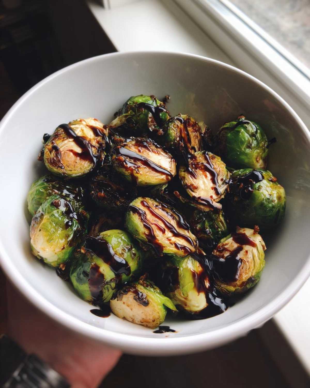 Roasted Brussels Sprouts with Balsamic Glaze (15 Min) - detail 3