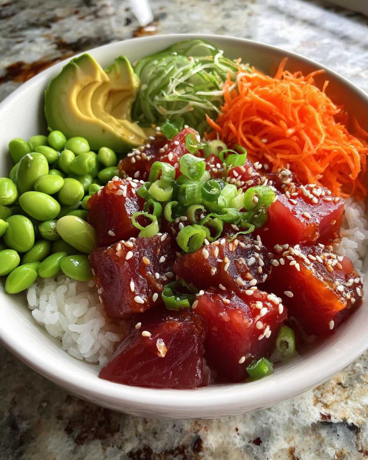 Spicy Tuna Poke Bowl - detail 1